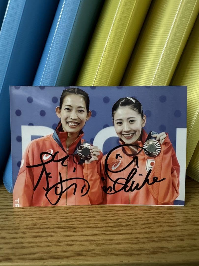 志田千陽選手　直筆サイン チェキ　S/Jリーグ 松山奈未選手　缶バッジ Amazon.co.jp: バドミントン 志田千陽 松山奈未 直筆サイン入り